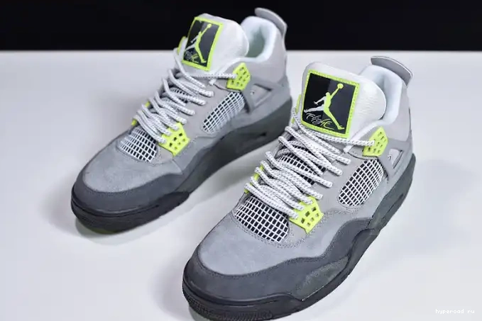 Jordan CT5342-007 Air SE 4 Neon 0502